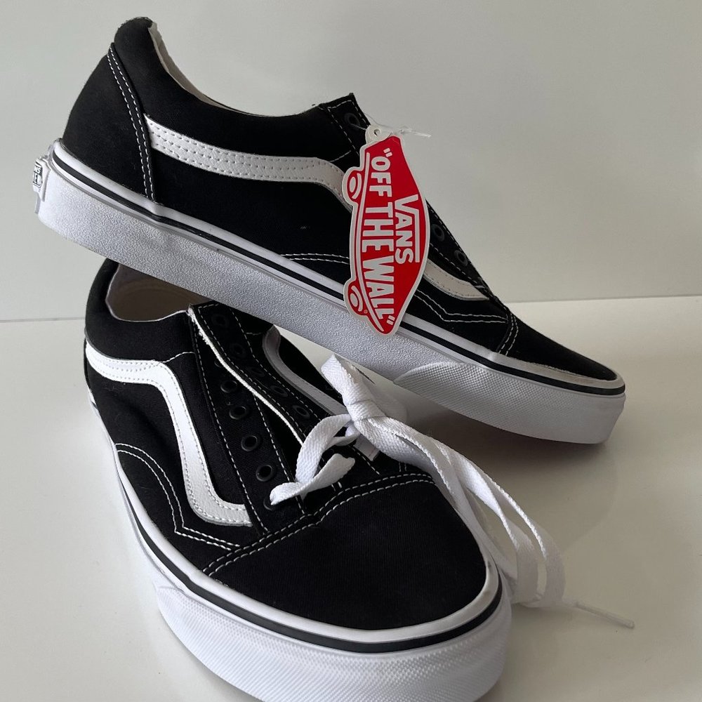 NWT Mens Vans OLD SKOOL SHOE sz 9 Black/White
